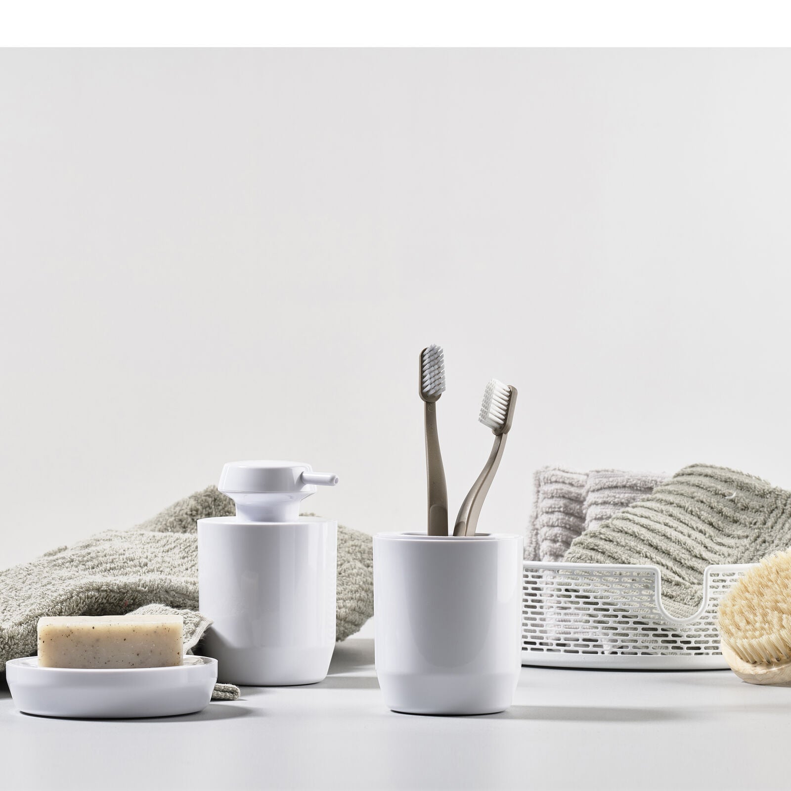 Zone Denmark Toothbrush Mug 9 Cm "SUII" White